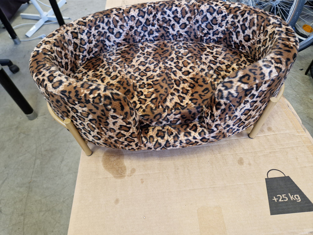 Hondenmand met panterprint – 62 × 45 cm