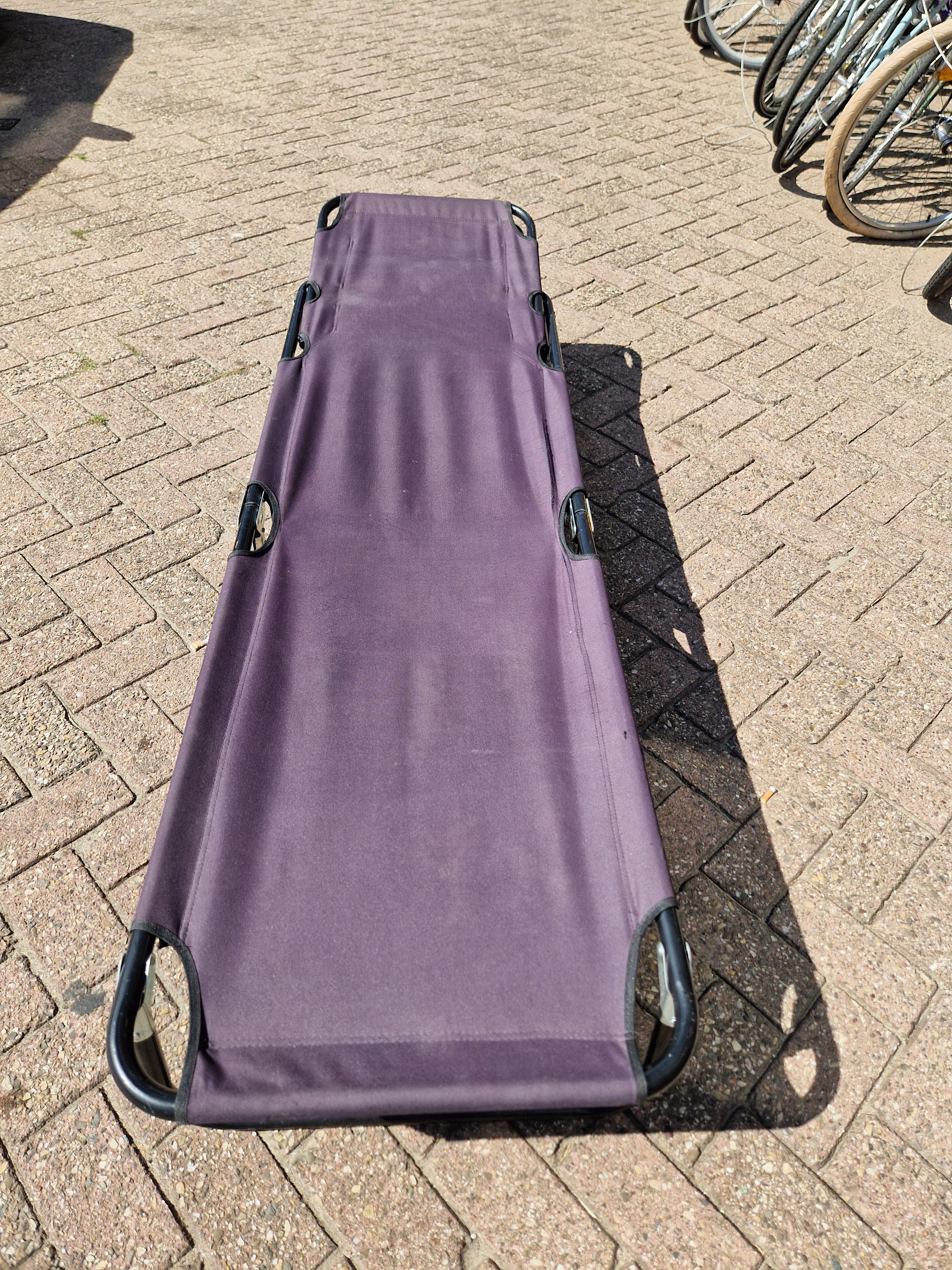 Ligbed / tuinstoel zwart – ca. 190 × 50 cm